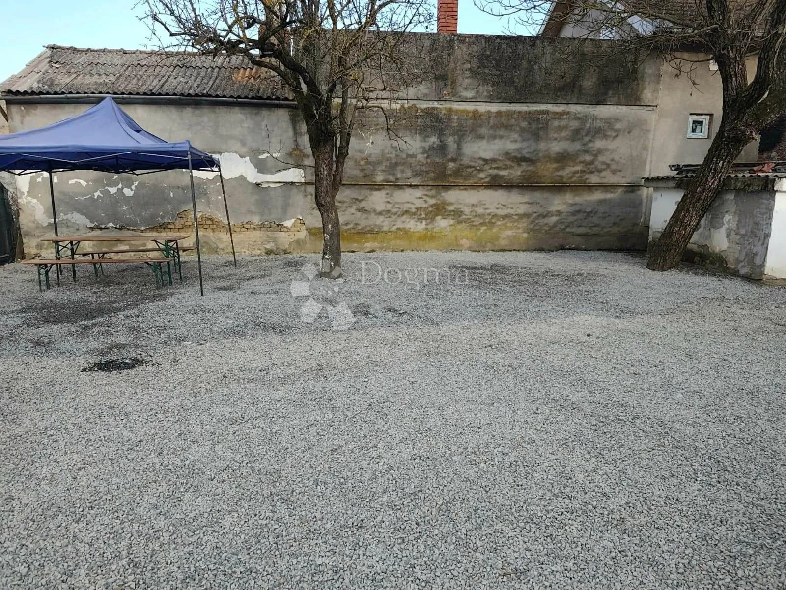 kuća s okućnicom i velikim zemljištem u koški - slika 27