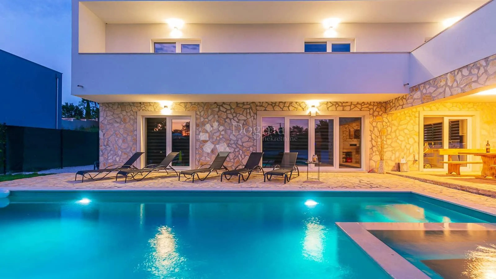 odlična villa sa bazenom - slika 3