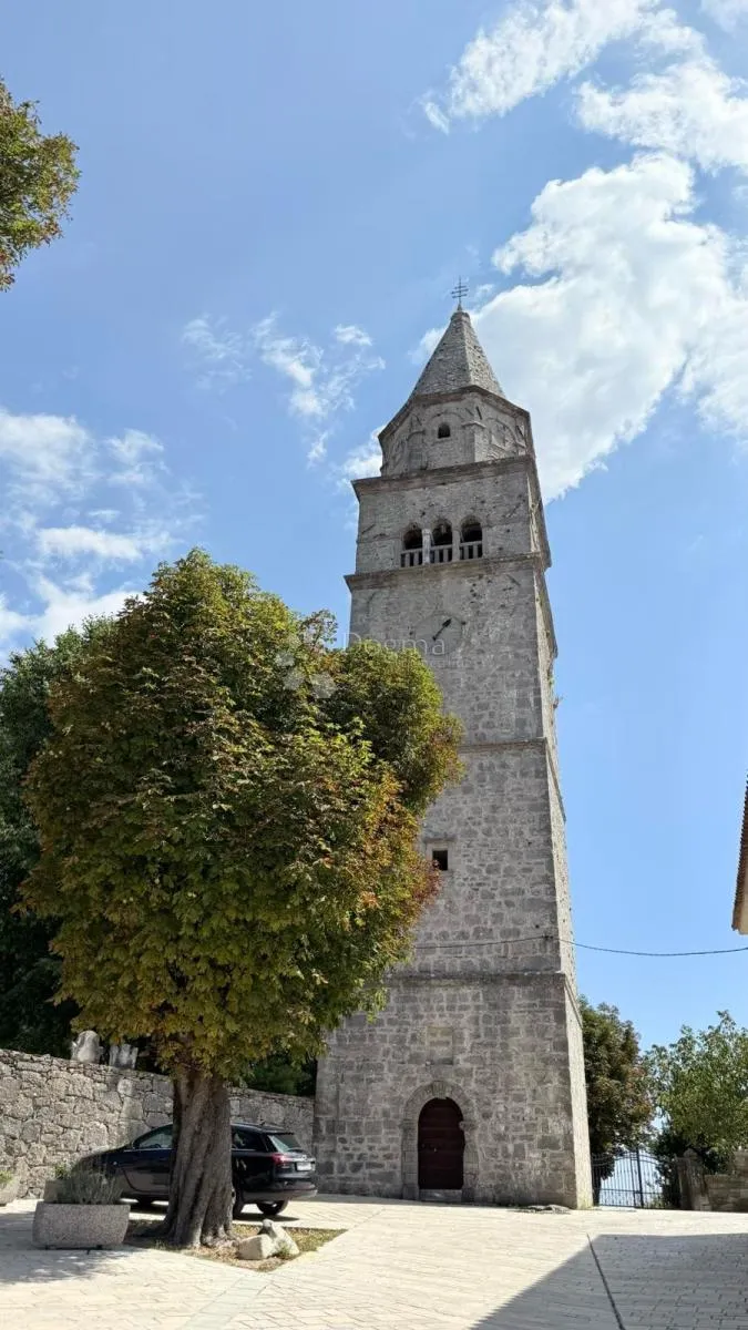 samostojeća kamena kuća za renovaciju s pogledom - slika 9