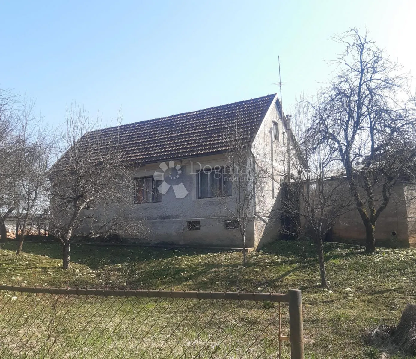 kuća sa okućnicom i zemljištem u oštarijama - slika 3