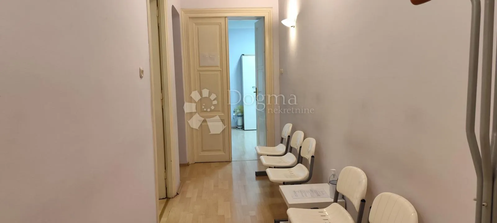 centar -poslovni prostor za ordinaciju ili kozmetički - slika 5