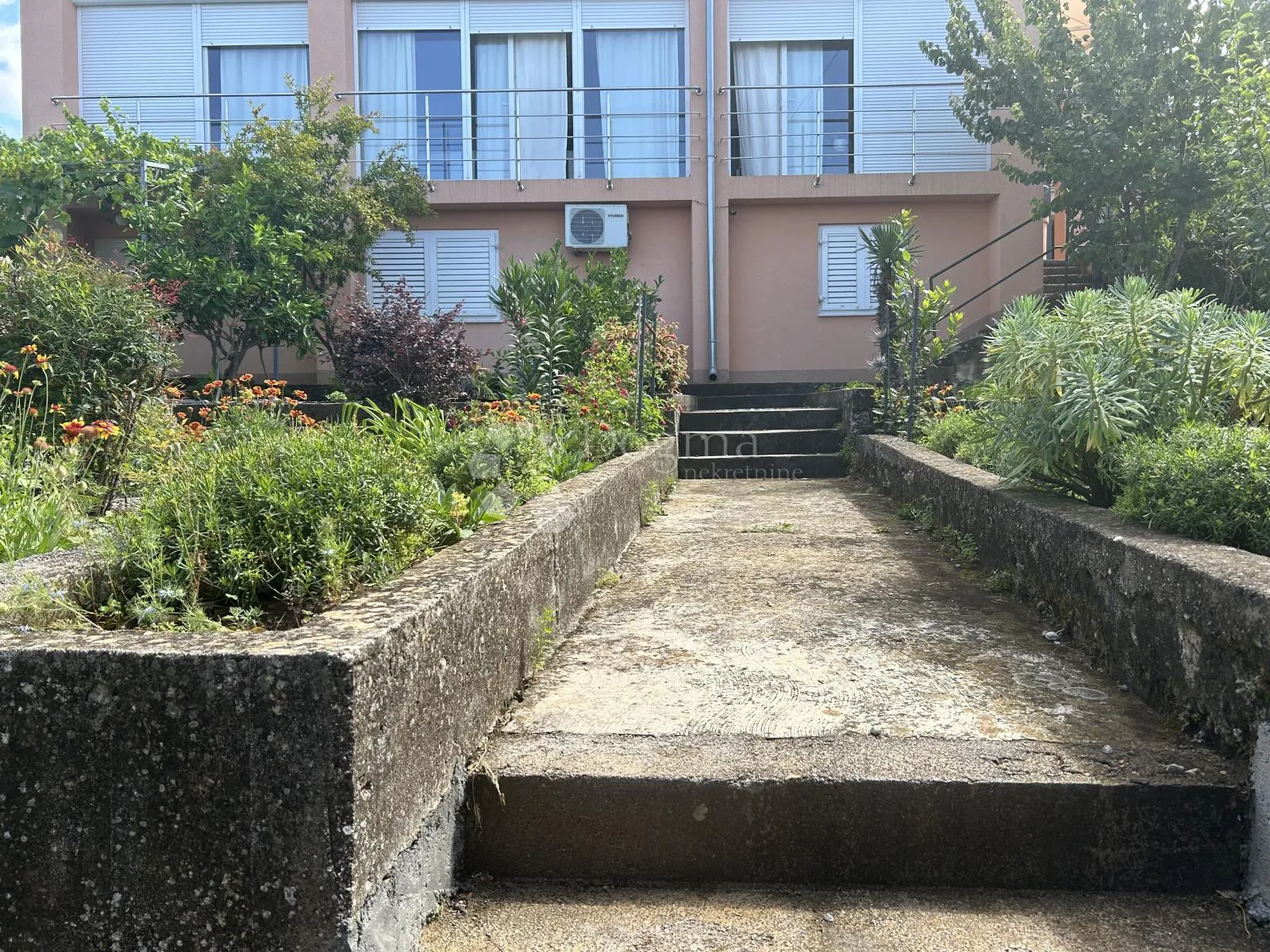 kraljevica kuća sa dva stana - slika 24
