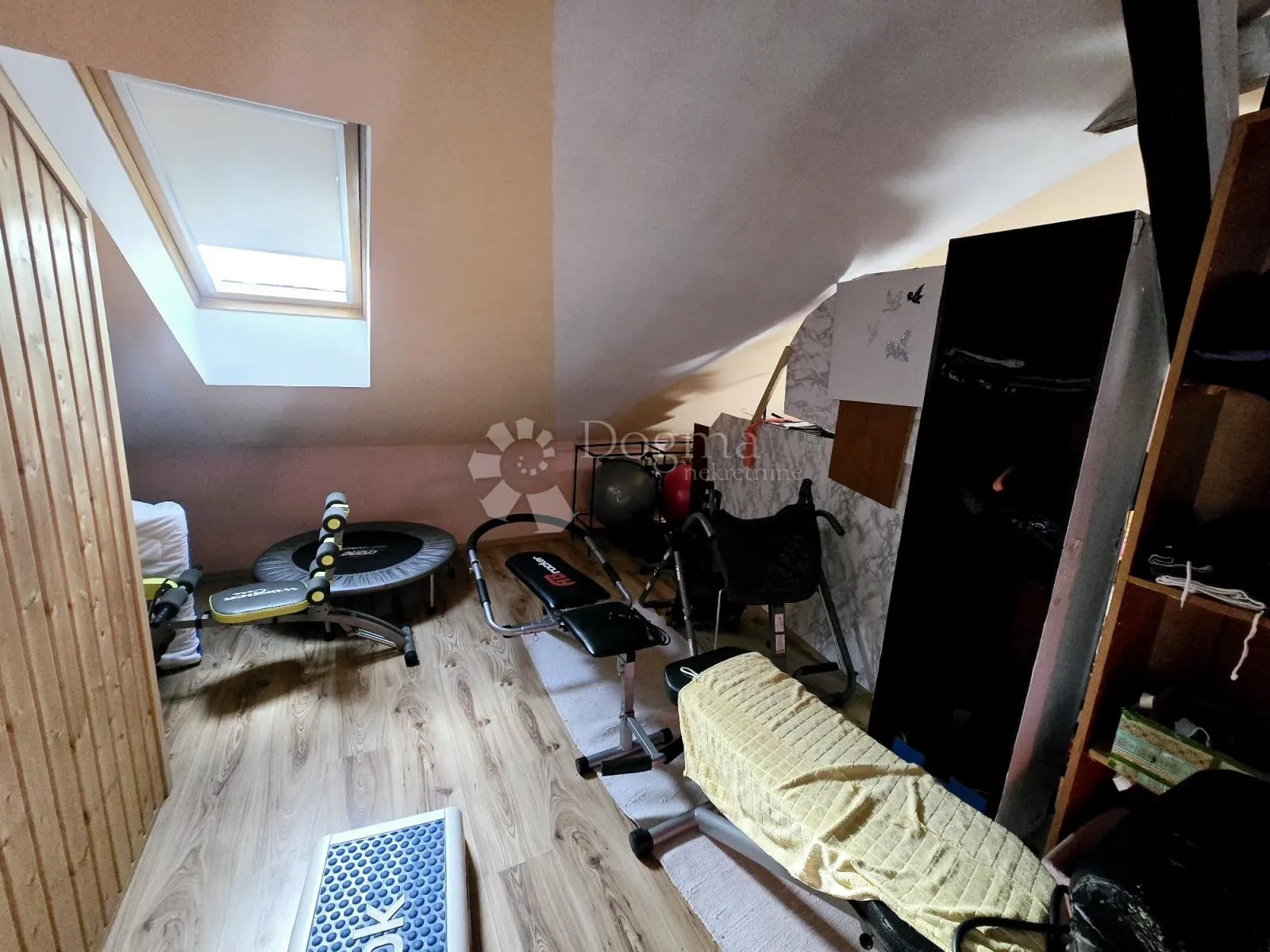 kuća 5 minuta hoda od avenije dubrava - slika 28