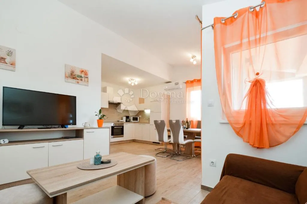 kuća s 4 apartmana + garaža ! blizina fažane ! - slika 20