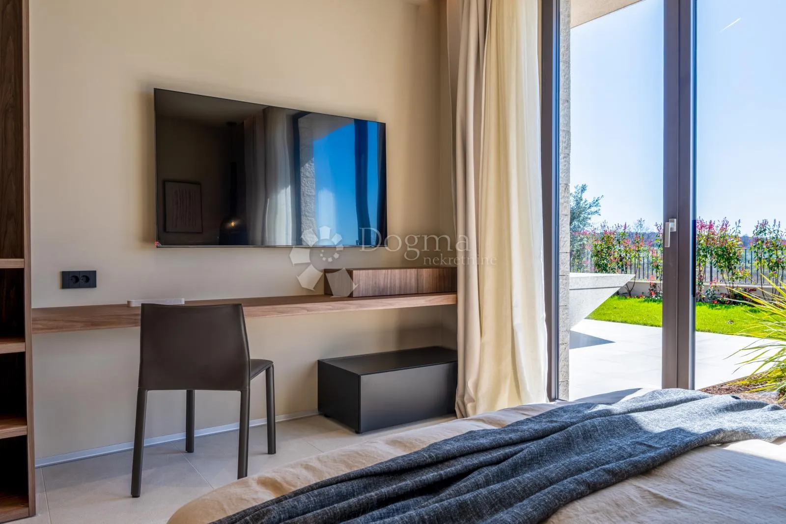 ekskluzivna smart home vila, kompletno opremljena, s otvorenim pogledom - slika 14