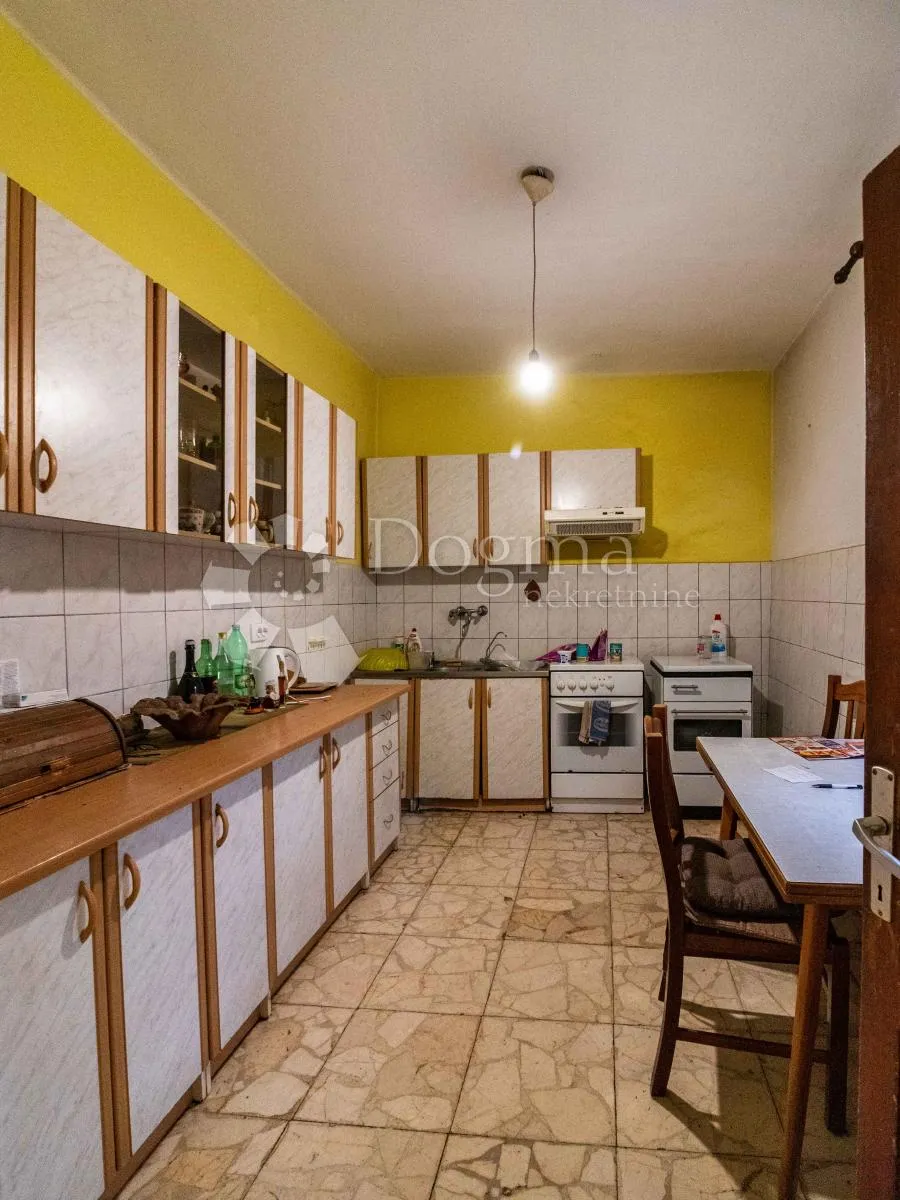 atraktivna kamena kuća za renovaciju 500m od mora - slika 5