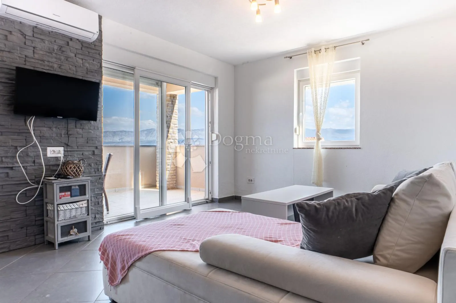 klimno, apartman na samo 250m od mora - slika 2