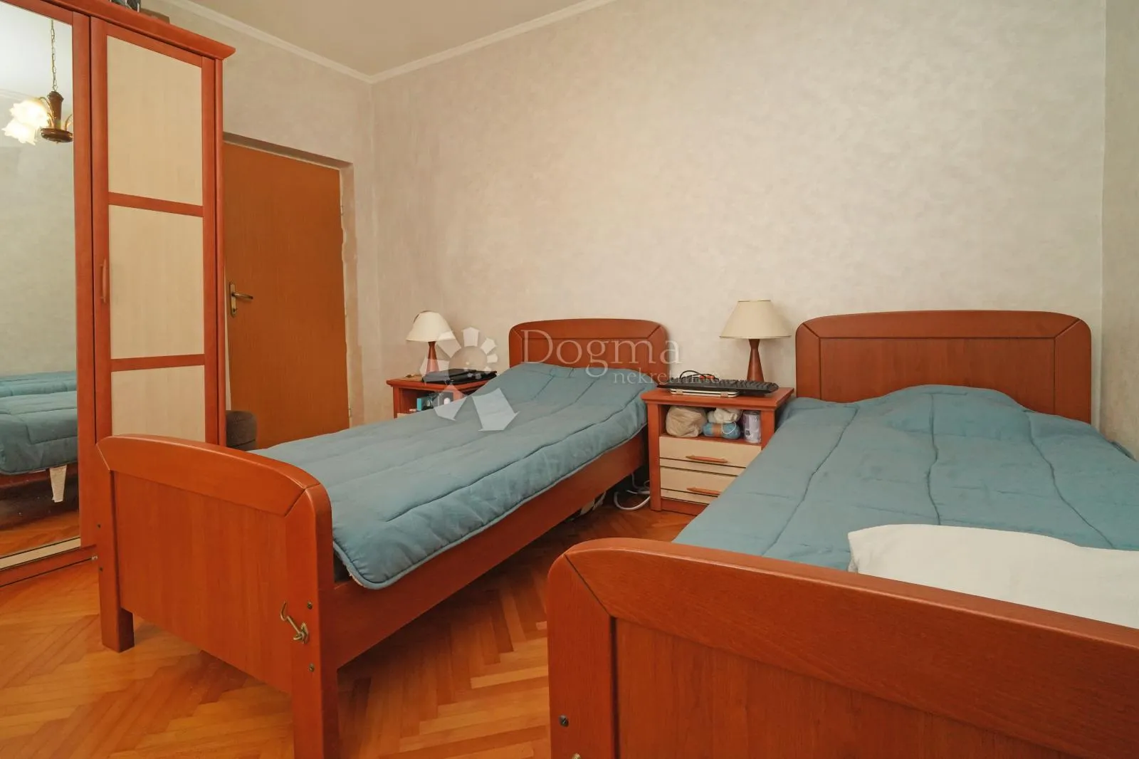 prilika/ 3. red do mora / više stambenih jedinica - slika 25