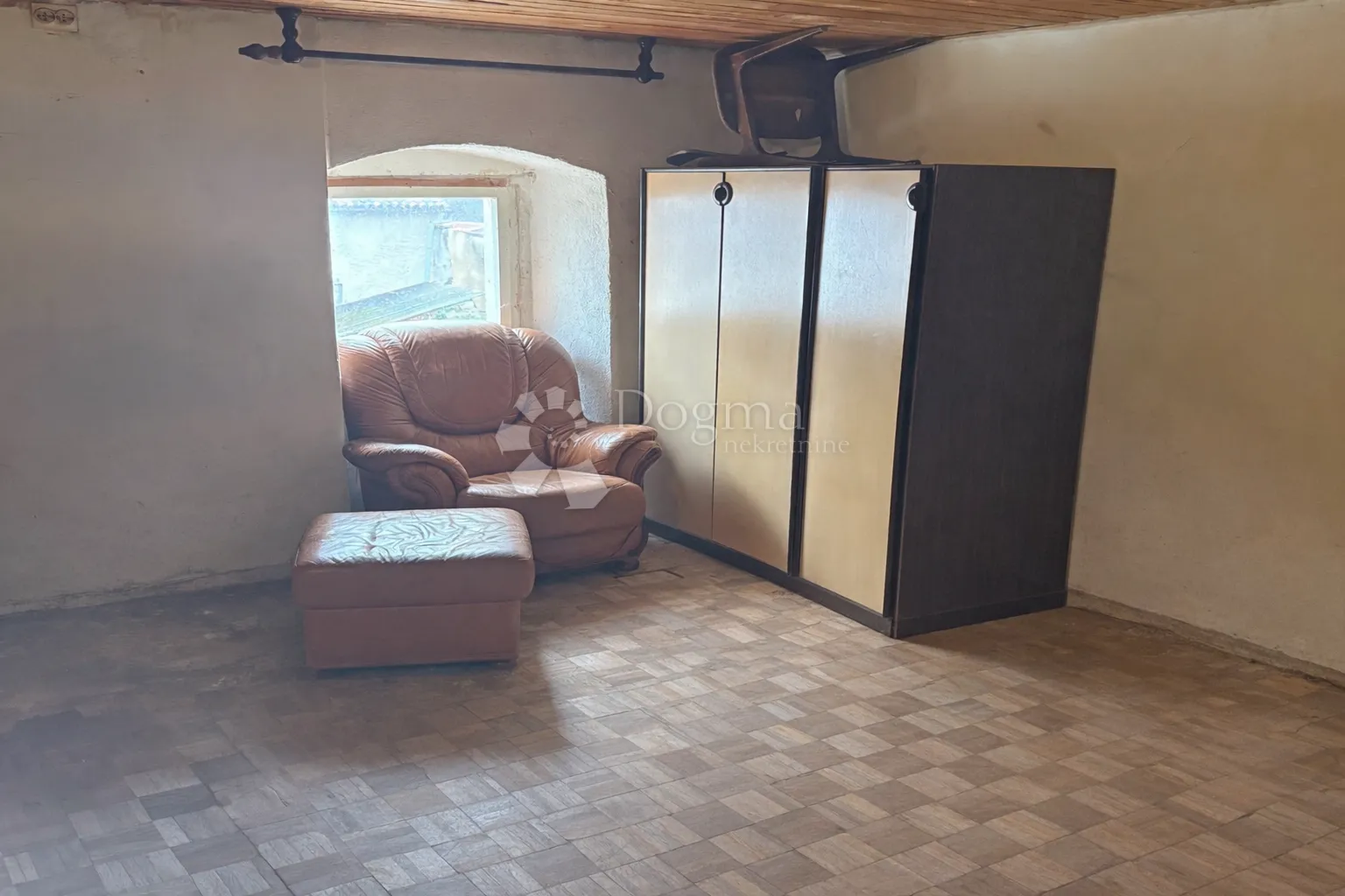 kaštelir-kuća u nizu za renovaciju - slika 2