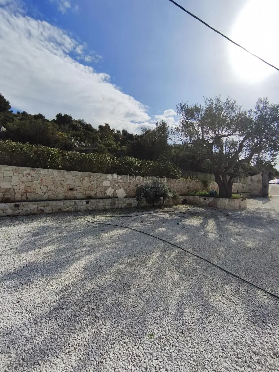 prekrasna kuća s bazenom i predivnim pogledom za najam u marini - slika 5