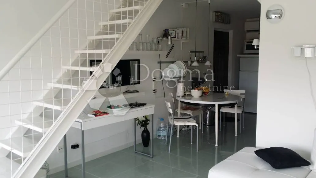 novigrad, dvoetažni apartman 100 m od mora - slika 3