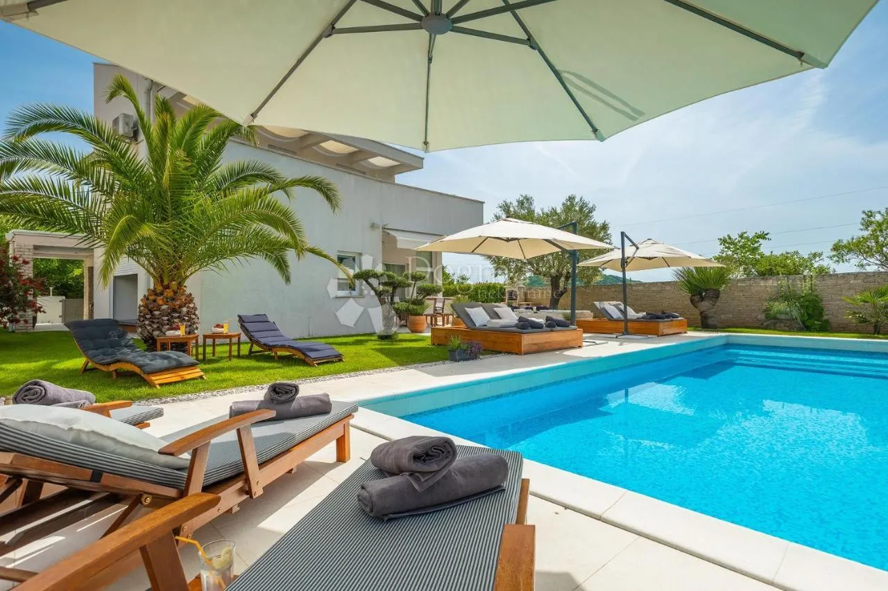 vila sa vlastitim wellness centrom u rovinju - slika 14
