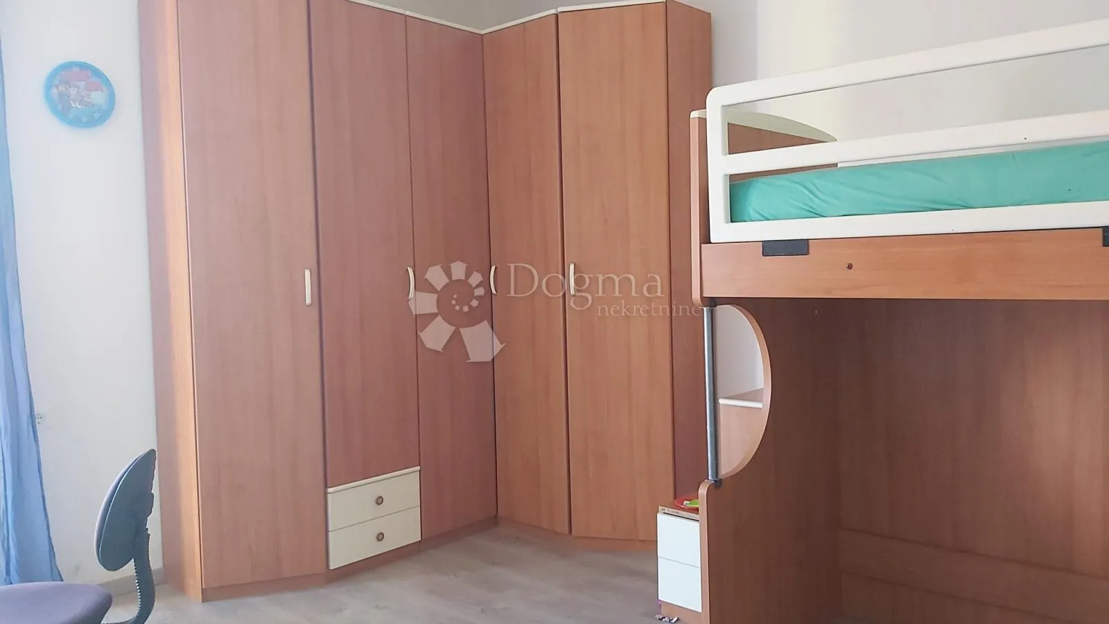obiteljska kuća u mirnom selu, 5 spavaćih soba - slika 13
