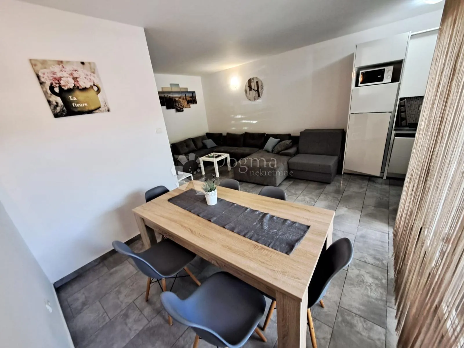 impresivni stan s dvije terase, jacuzzijem i parkirnim mjestom - slika 20