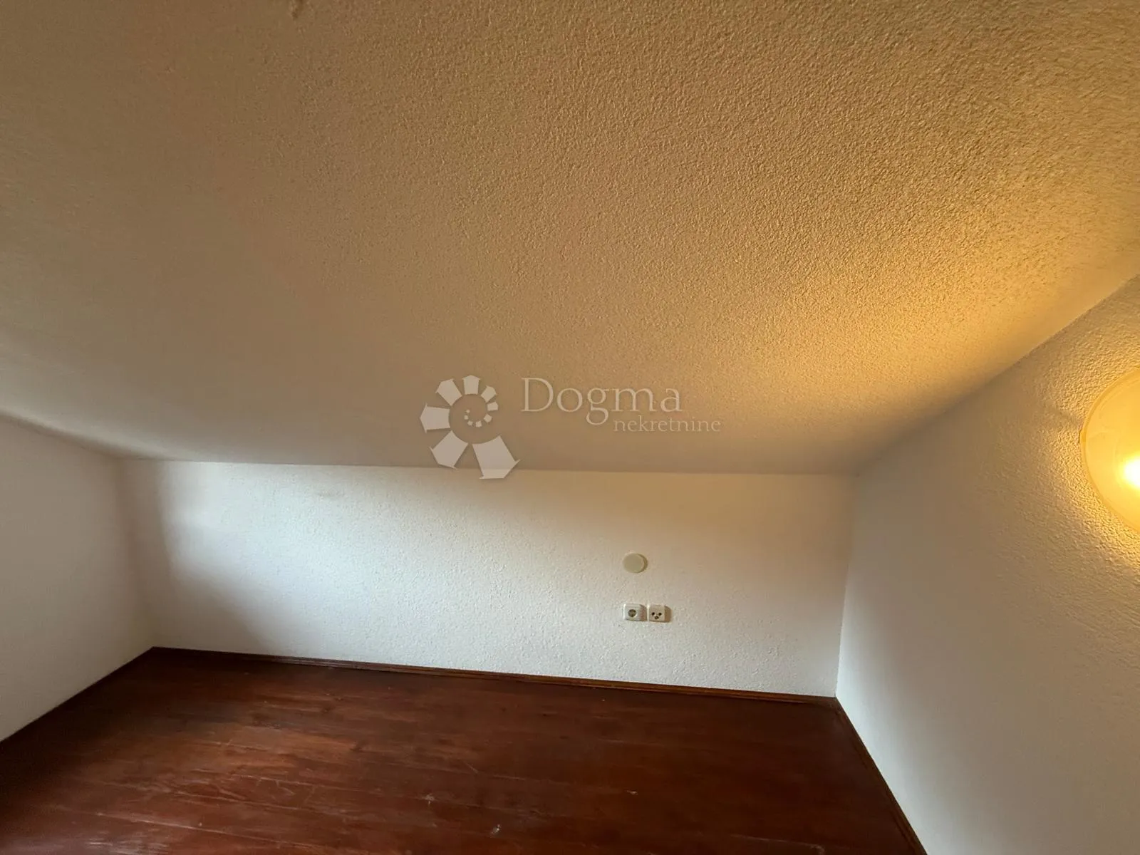 kuća 2 apartmana 2 građ zemljišta poljo 3000m2 - slika 22