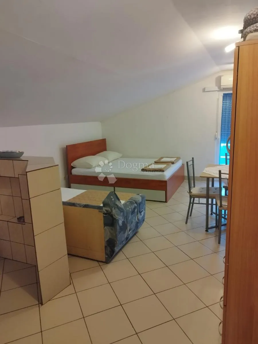 studio apartman 50 m od mora top lokacija - slika 8