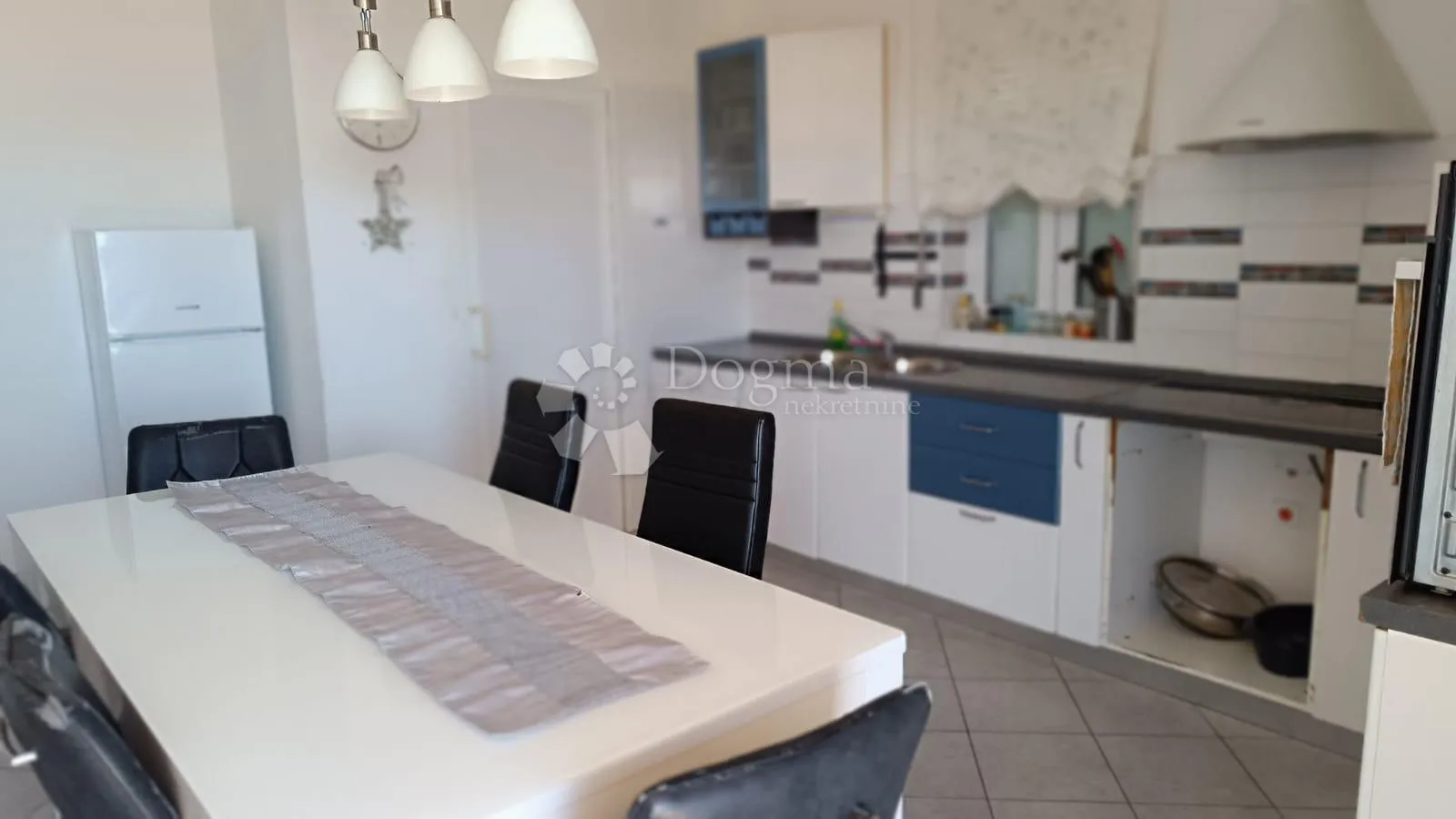 novi vinodolski, prekrasan stan 120 m2, bazen, parking, prilika ! - slika 6
