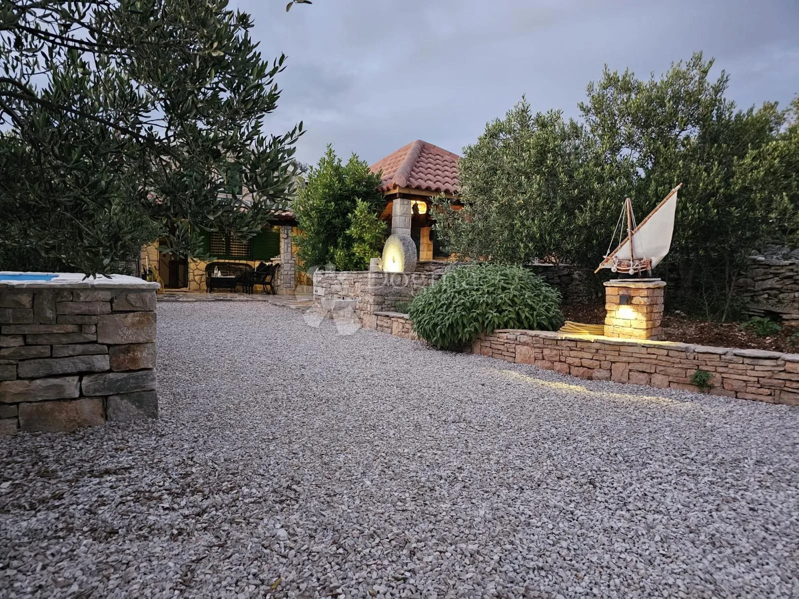kamena oaza na šolti - slika 2