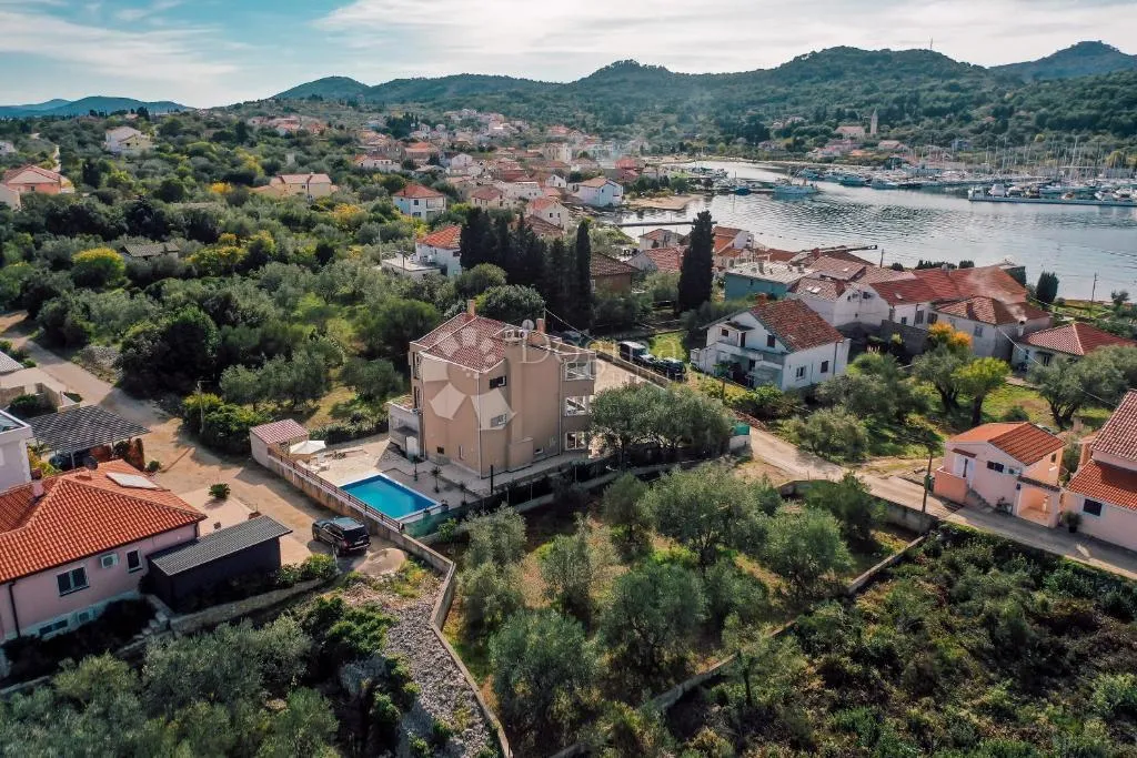 otok ugljan - kuća s bazenom i pogledom na more - slika 4