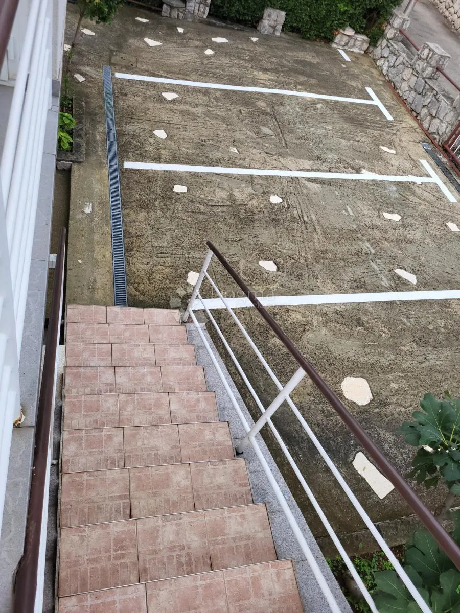 stan blizu mora sa četiri parkirna mjesta - slika 9
