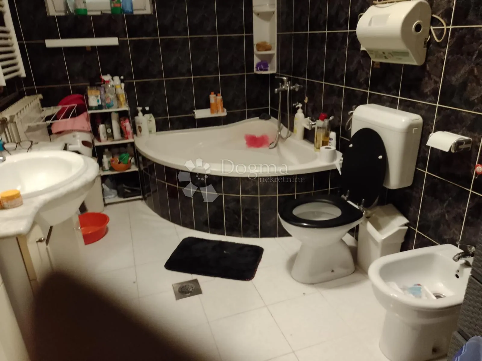 apartmanska kuća - slika 8