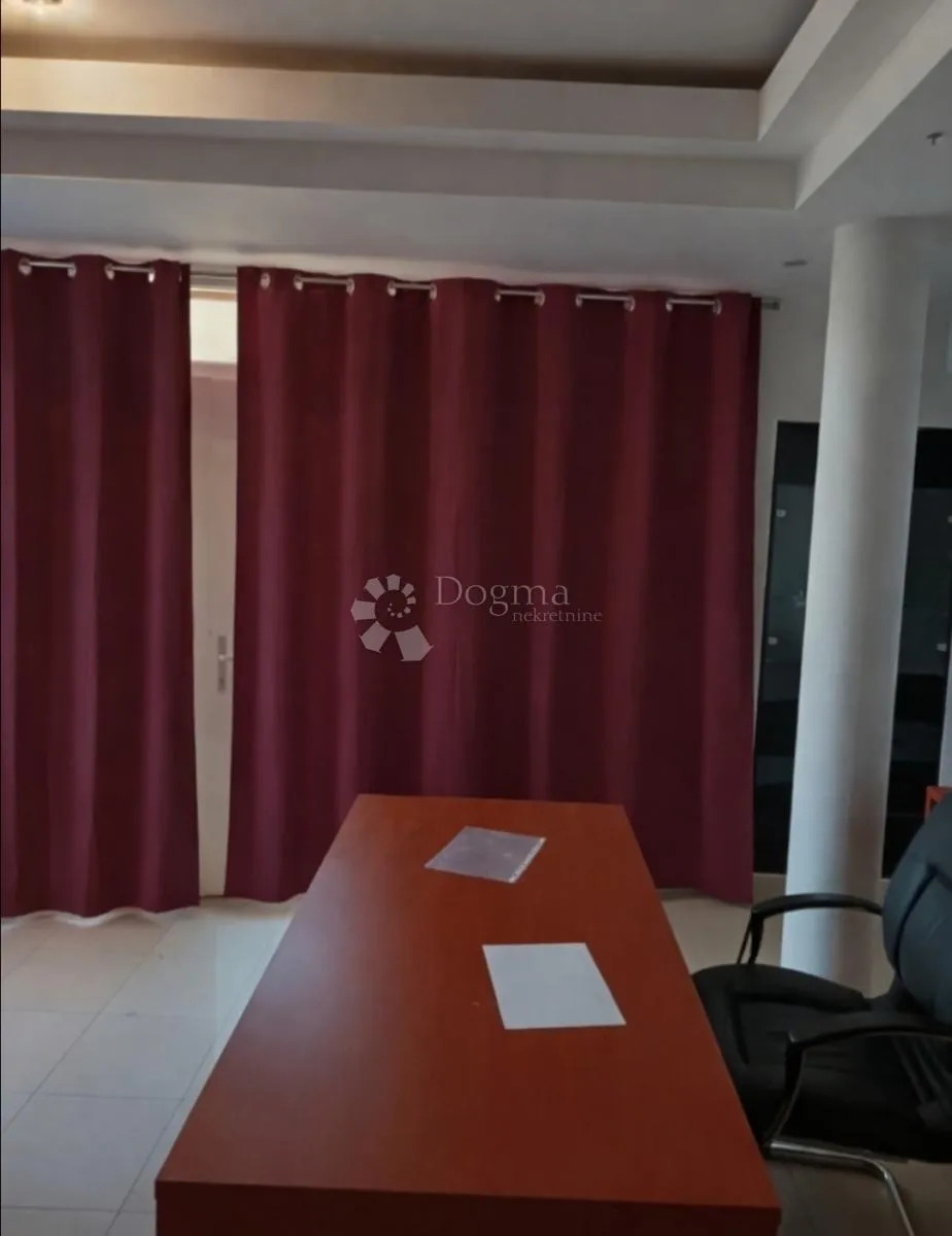 poslovni prostor, makarska riva - slika 1