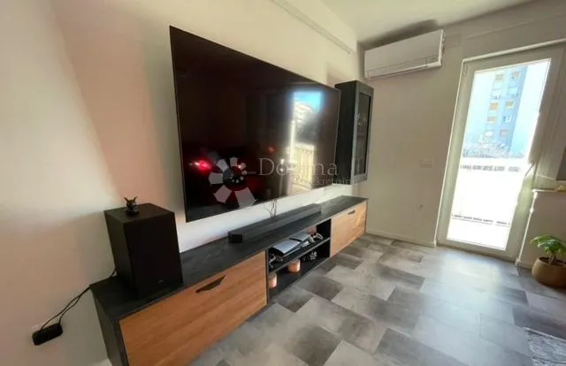 gornja vežica-50.62,2skl ,balkon kompletno adaptirano - slika 4
