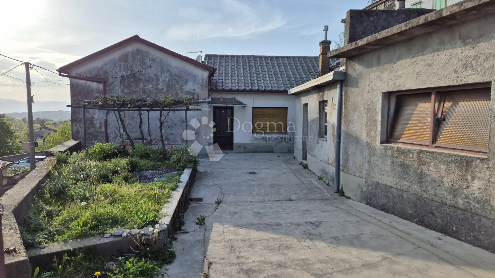 grad grobnik - useljiva kuća sa puno potencijala - slika 5