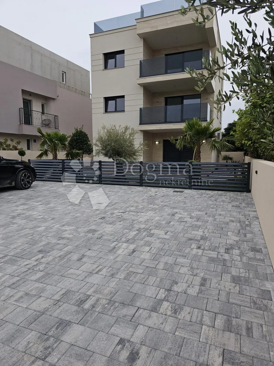 otok vir -prodaje se apartman 70 m2 plus krovna terasa 70 m2 - slika 8