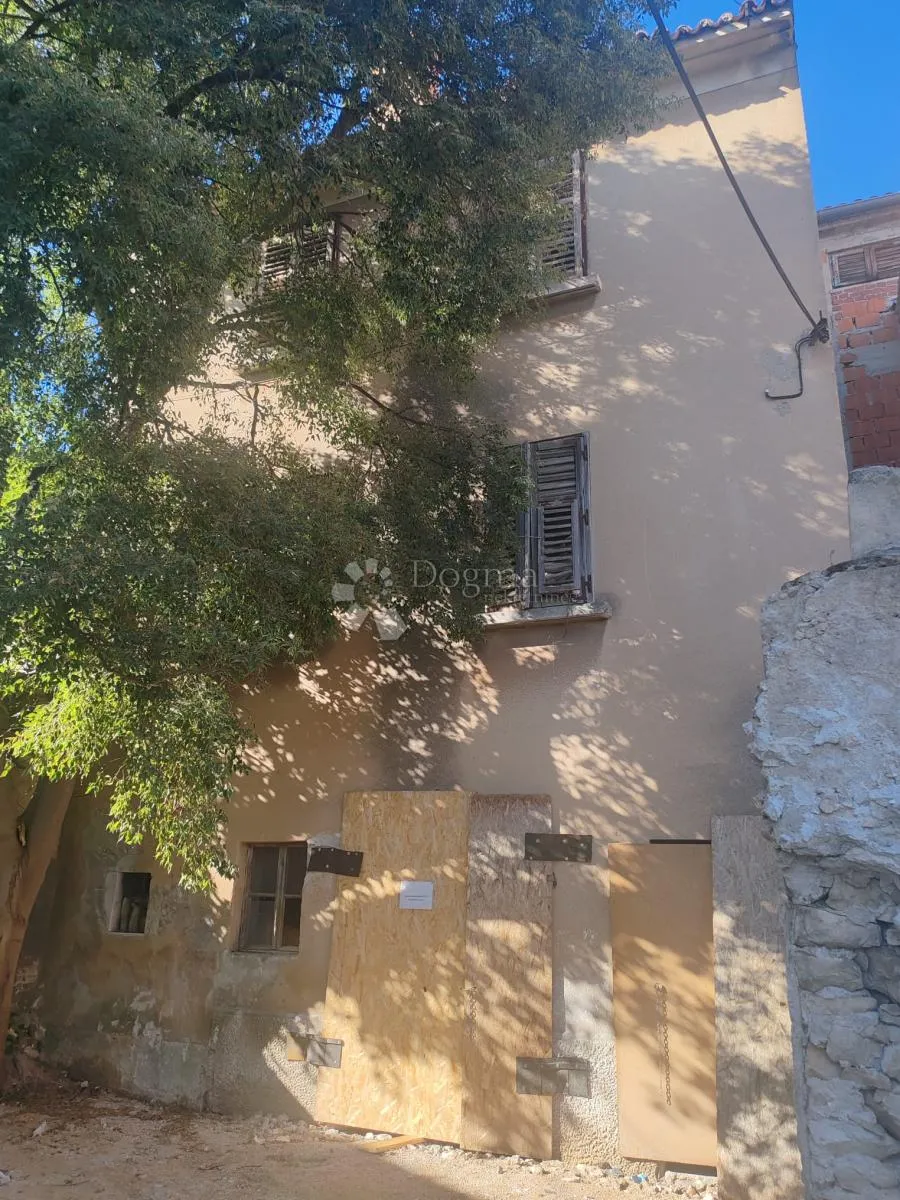 šibenik - varoš - dva stana za adaptaciju - slika 4