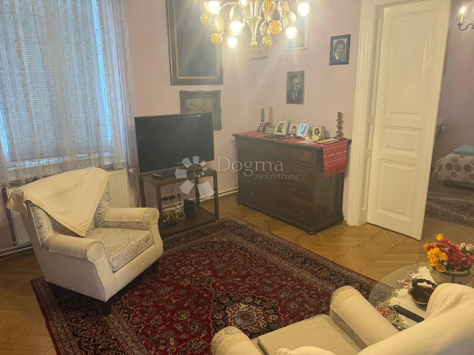 raskoš građanskog stana u srcu zagreba – spoj klasike i prestiža - slika 12