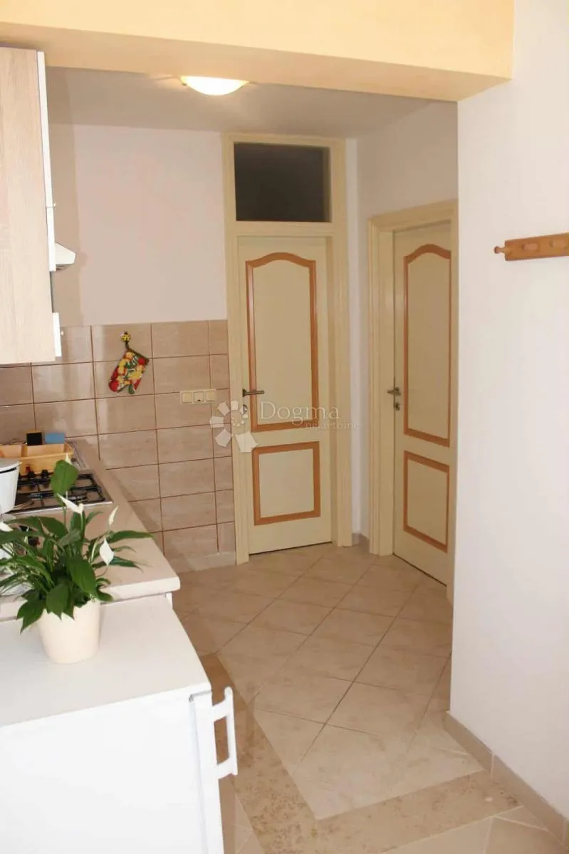 dvoetažni stan 100 m² – mogućnost 2 stana ili jednog velikog, 800 m od mora – rovinj - slika 13