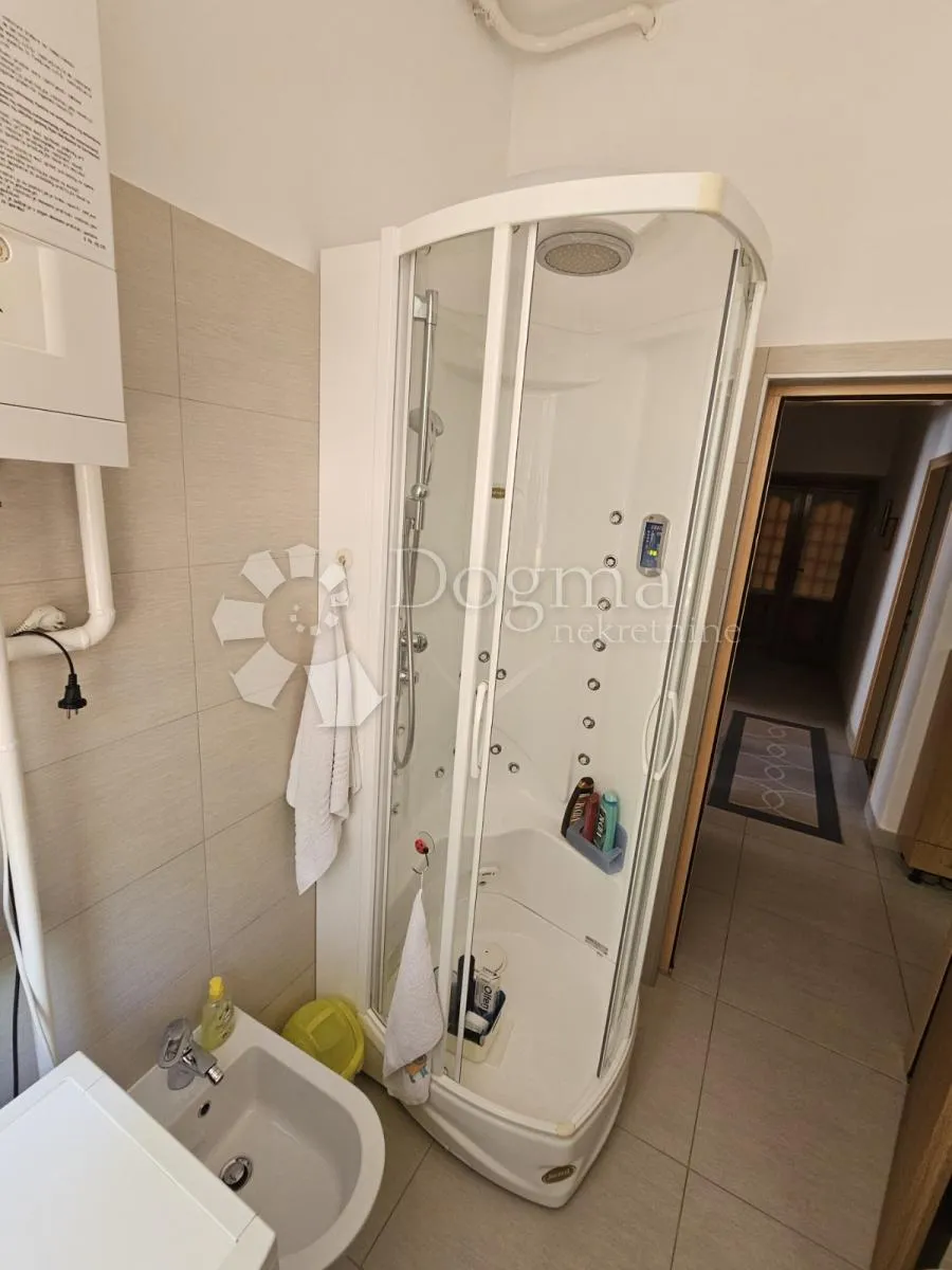 stan + apartman + garaža + konoba + vrt - slika 18