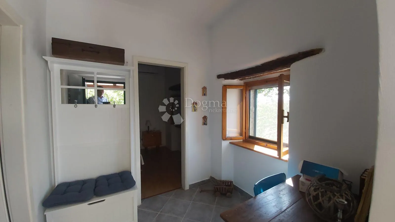 šarmantna kuća u zelenoj istri - slika 11