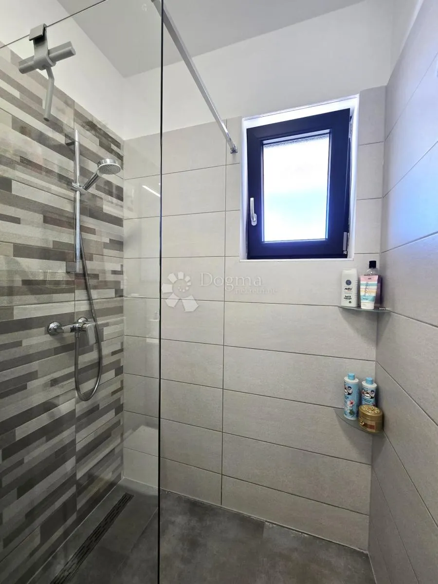 top stan sa dvorištem u novogradnji - slika 28