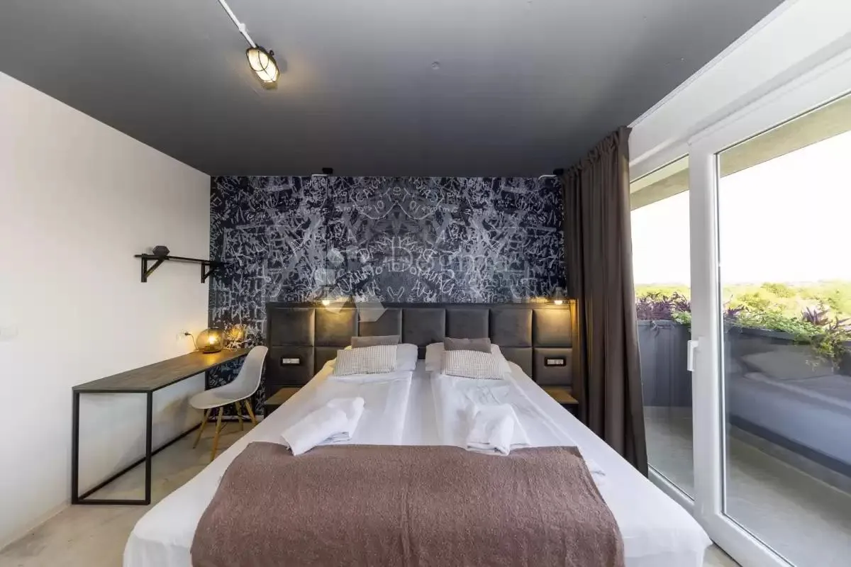 moderna villa sa bazenom- žerava - slika 23