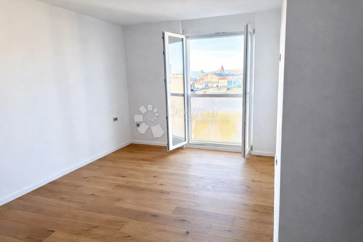 top prilika! zadar (branimirova obala) - renovirani stan s liftom 60m2 - slika 4