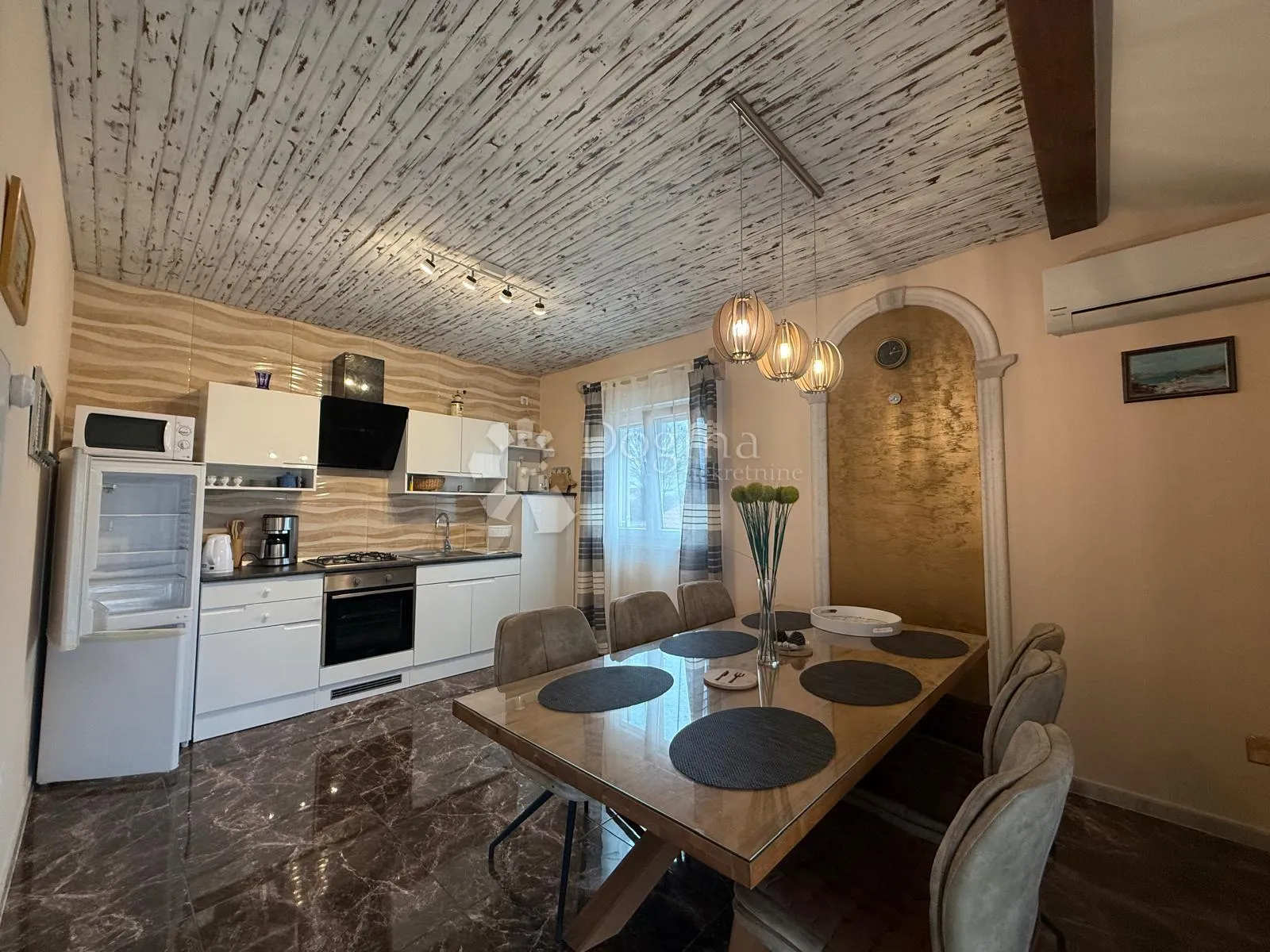 kuća s 2 stana - 300 m od mora - slika 34