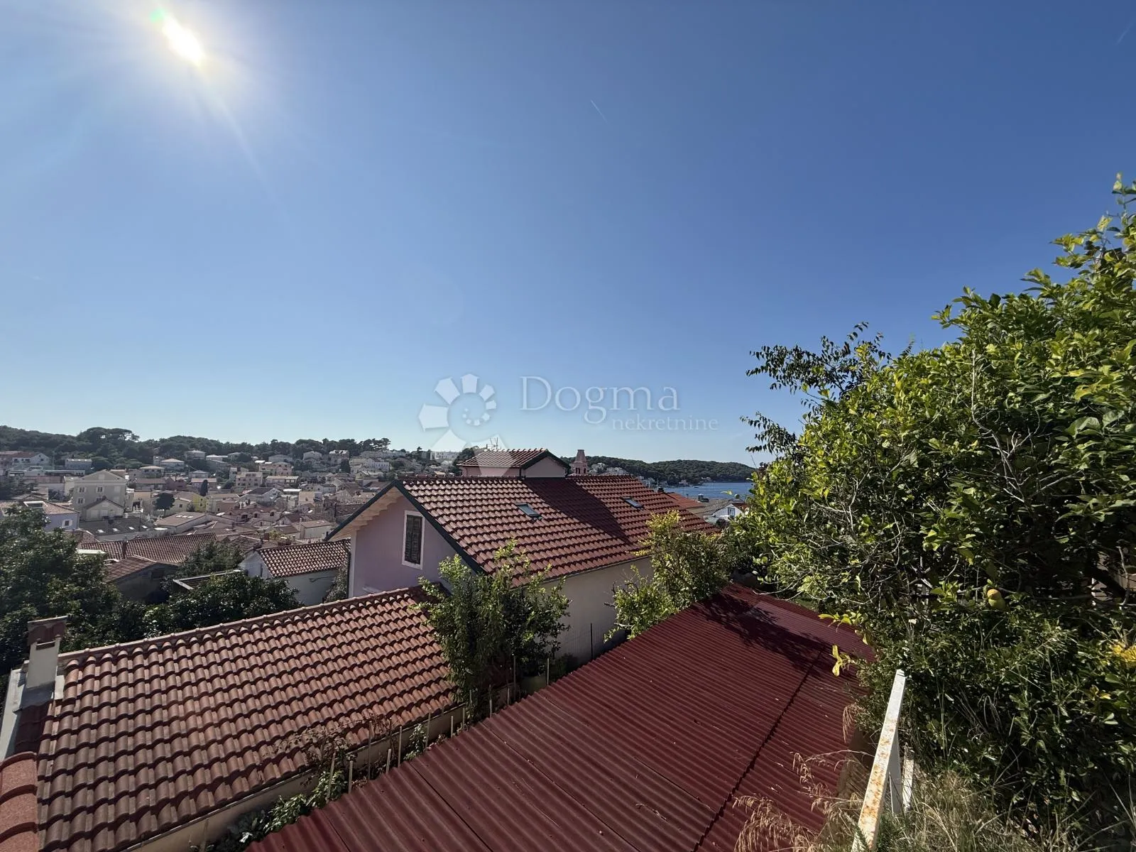 prodaje se apartman u centru malog lošinja - slika 9