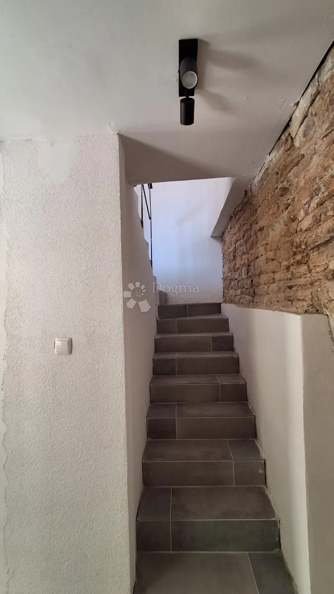 hitna prodaja- kuća medulin centar - slika 12