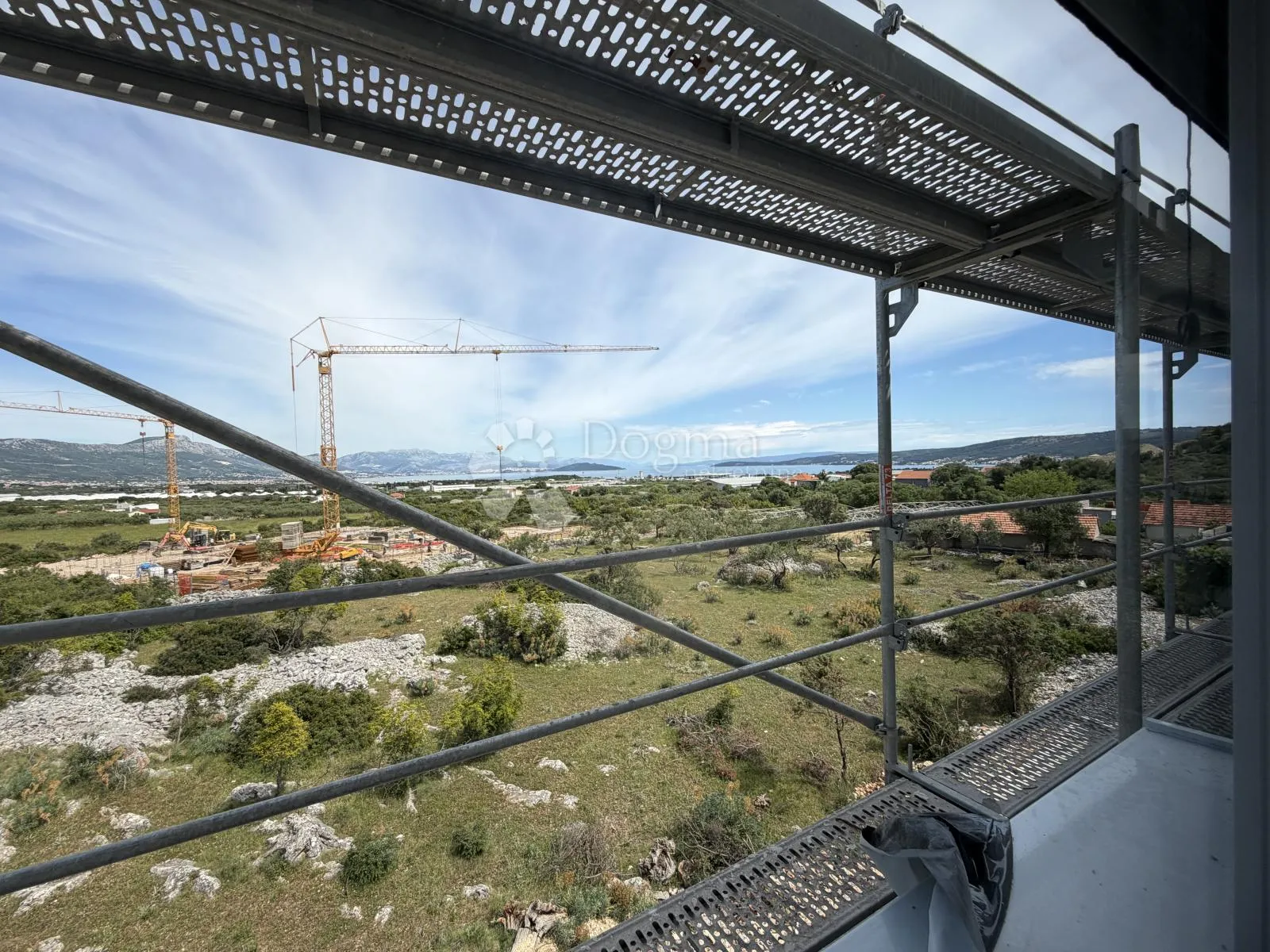 novo! dvosoban penthouse s velikom krovnom terasom s6 – plano, trogir - slika 9