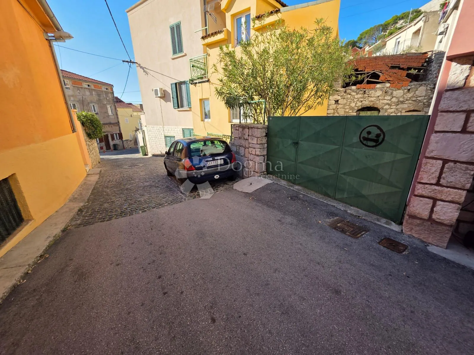šibenik- 2 kuće u centru grada ! izvrsna prilika - slika 34
