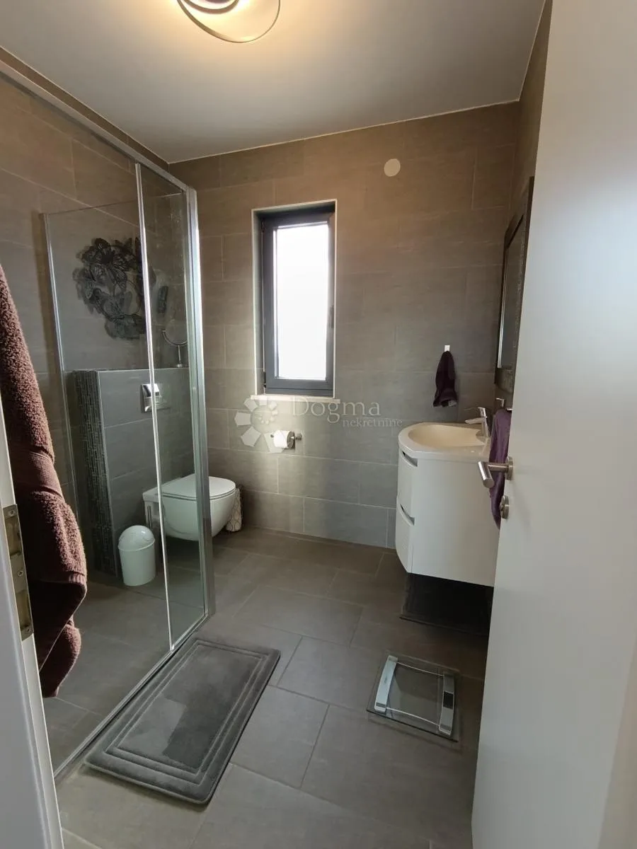 odličan stan/apartman sa 19 m2 terase - malinska - slika 18