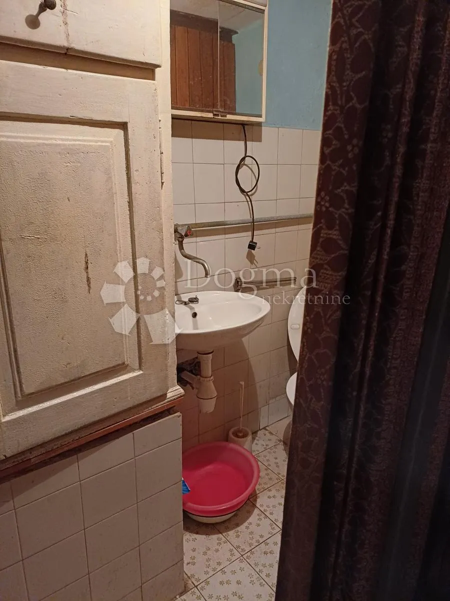 prašćari, buzet, starina za adaptaciju - slika 5