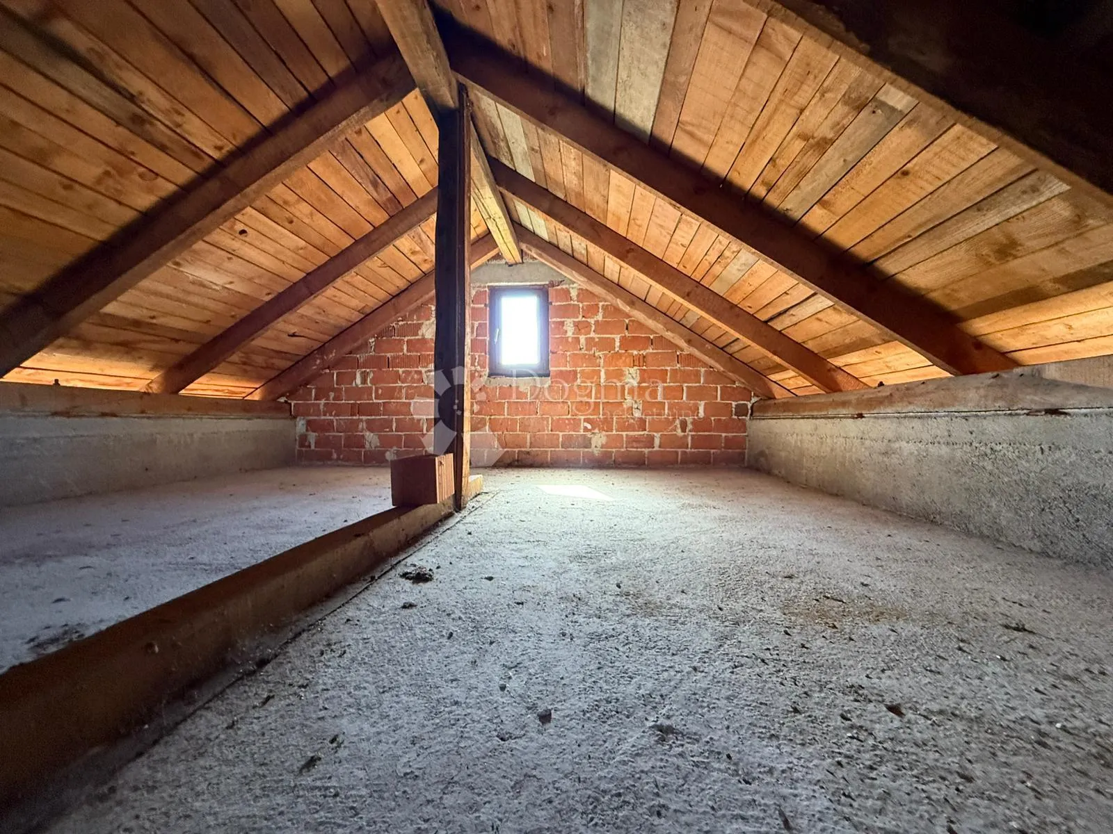 dvije kuće sa gospodarskim objektom na atraktivnoj lokaciji - gospić centar - slika 14