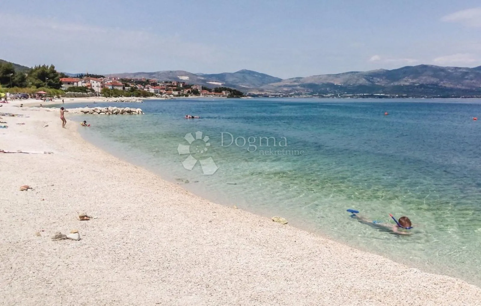 apartmanska kuća uz more slatine – top investicija - slika 11