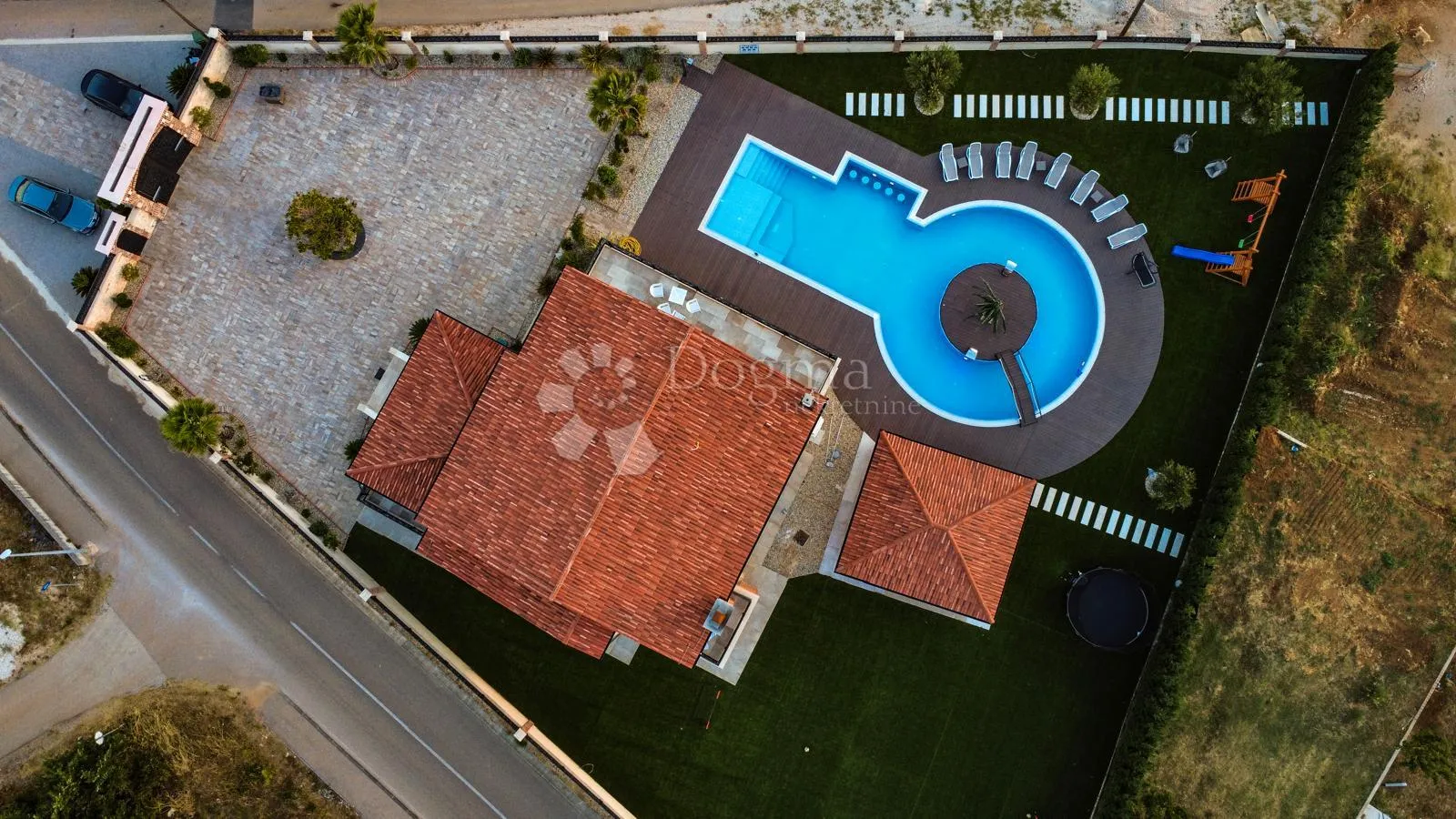 hacienda s najvećim privatnim bazenom u okolici - slika 19