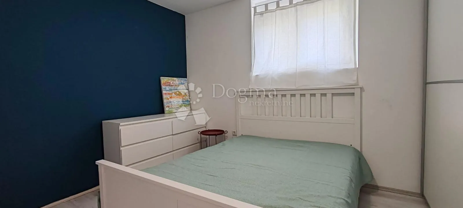 stan u prizemlju sa lijepim dvorištem. supetarska draga - slika 16