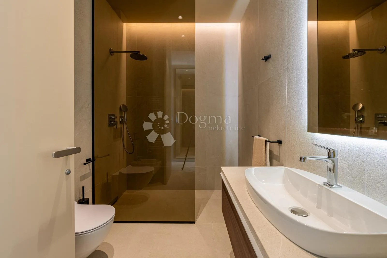 ekskluzivna smart home vila, kompletno opremljena, s otvorenim pogledom - slika 29