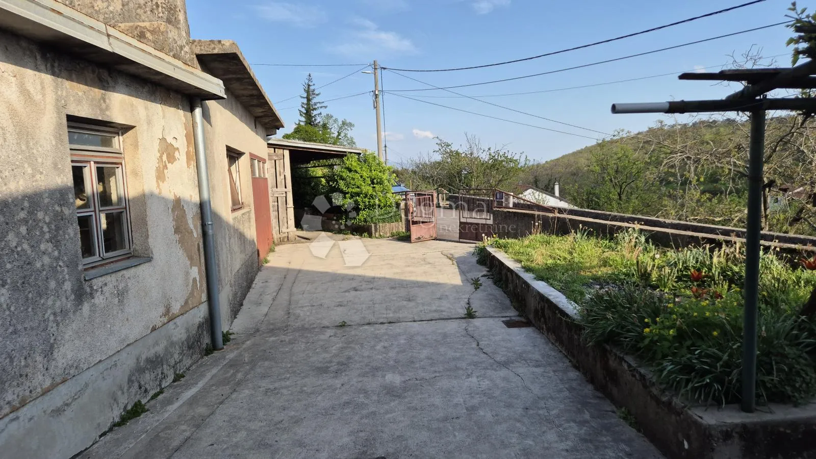 grad grobnik - useljiva kuća sa puno potencijala - slika 6